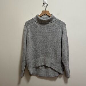 Oversized light grey turtleneck chunky knit sweater small minimal Scandinavian